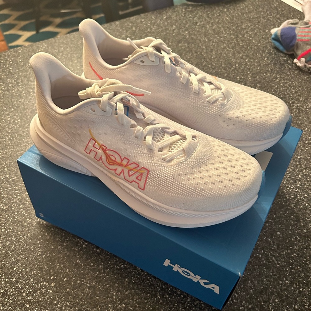 Women’s HOKA Mach 6